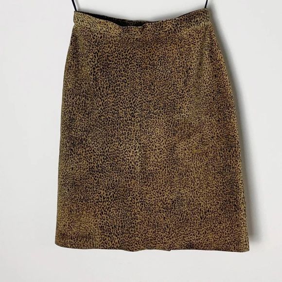 Vintage 80s suede leather cheetah print skirt. High waisted leather skirt. 26 - Picture 7 of 7